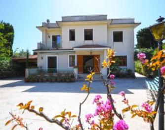 Villa Pompeii, Meta di Sorrento | Villa in Meta di Sorrento | Villas ...